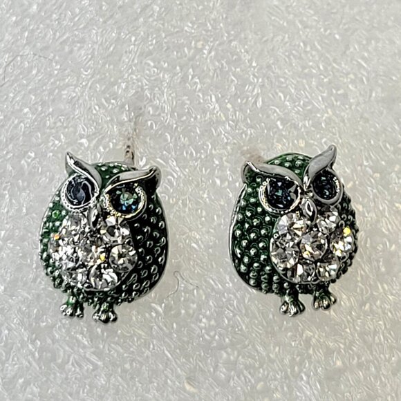 Small Green Owl Tiny Earrings - Picture 6 of 7